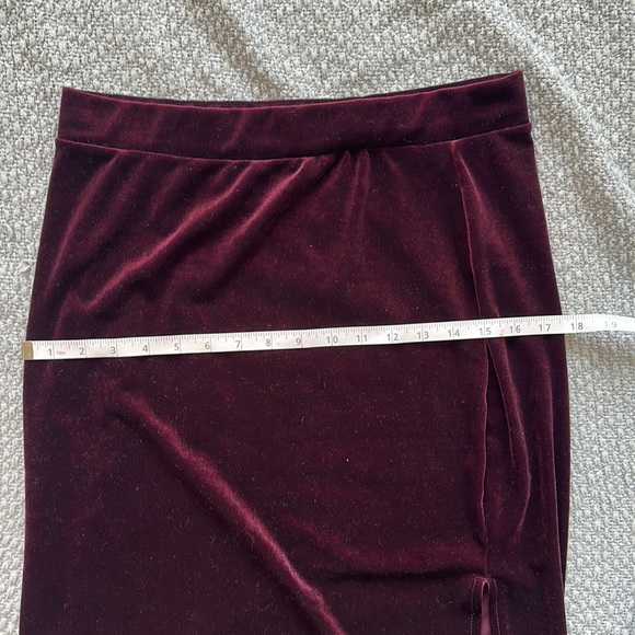 Halogen wine velvet skirt. SZ M. - Picture 6 of 7
